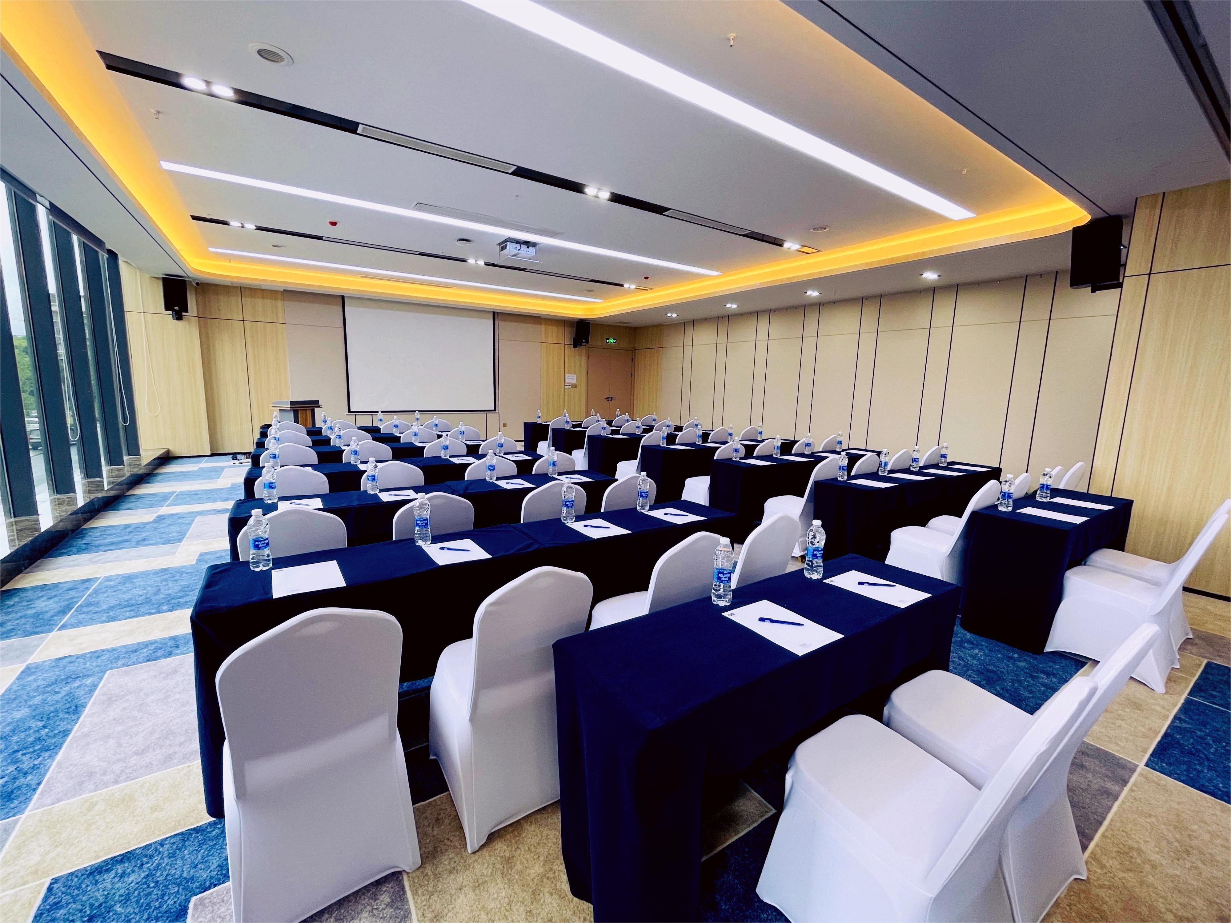 Holiday Inn Express Nanchang Riverside By Ihg Esterno foto