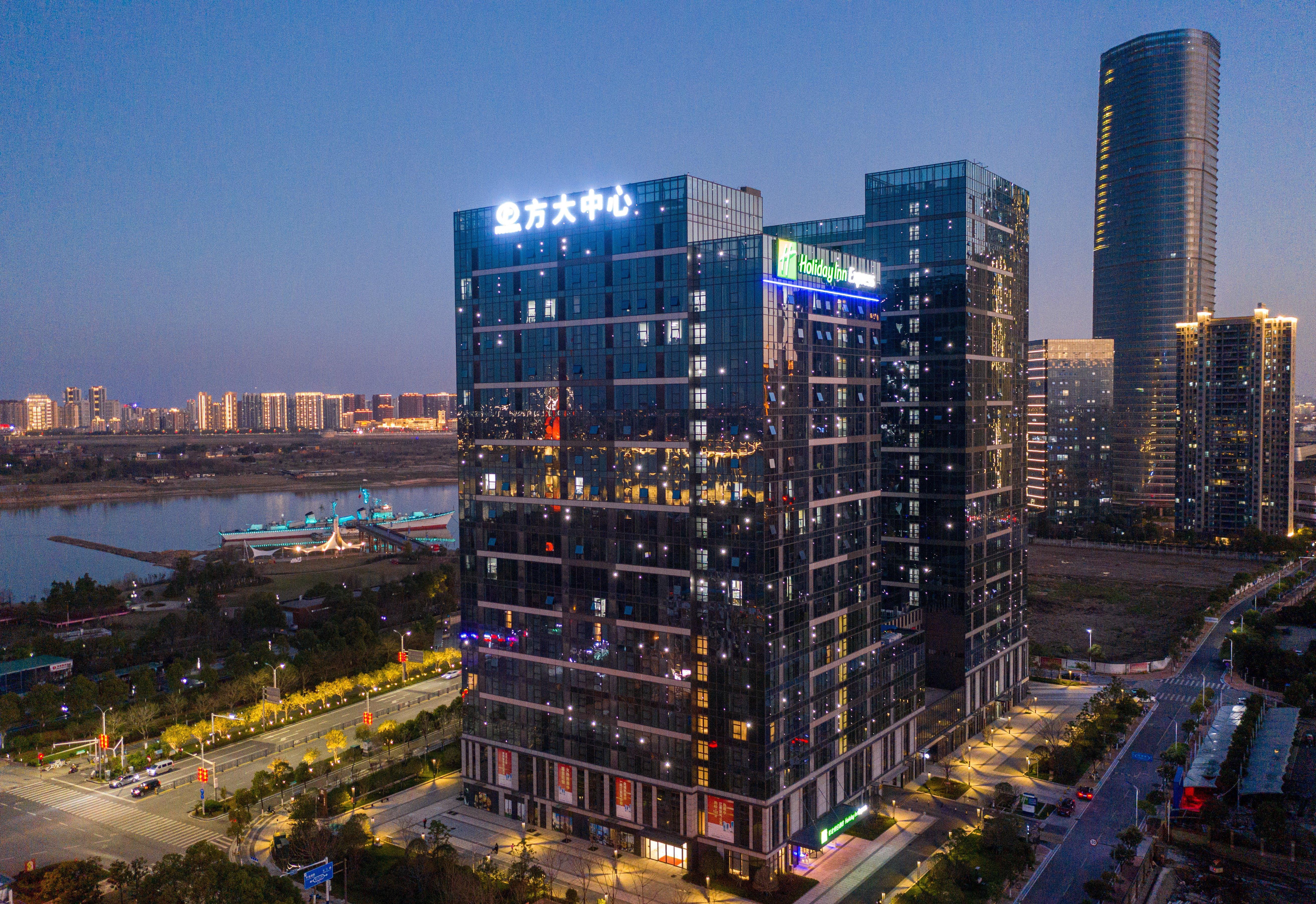 Holiday Inn Express Nanchang Riverside By Ihg Esterno foto